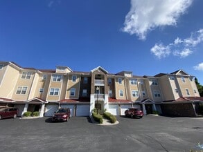 Building Photo - 5650 Barefoot Resort Bridge Rd