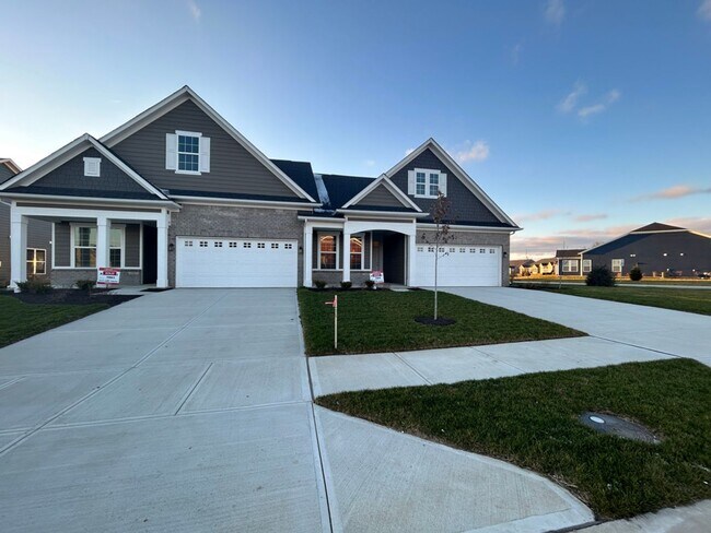 Foto del edificio - Come Home to This New TownHome! Maintenanc...