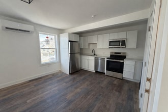 Building Photo - 371 Cabot St