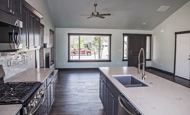 Building Photo - 4 br, 2.5 bath House - 6736 Buffalo Grass