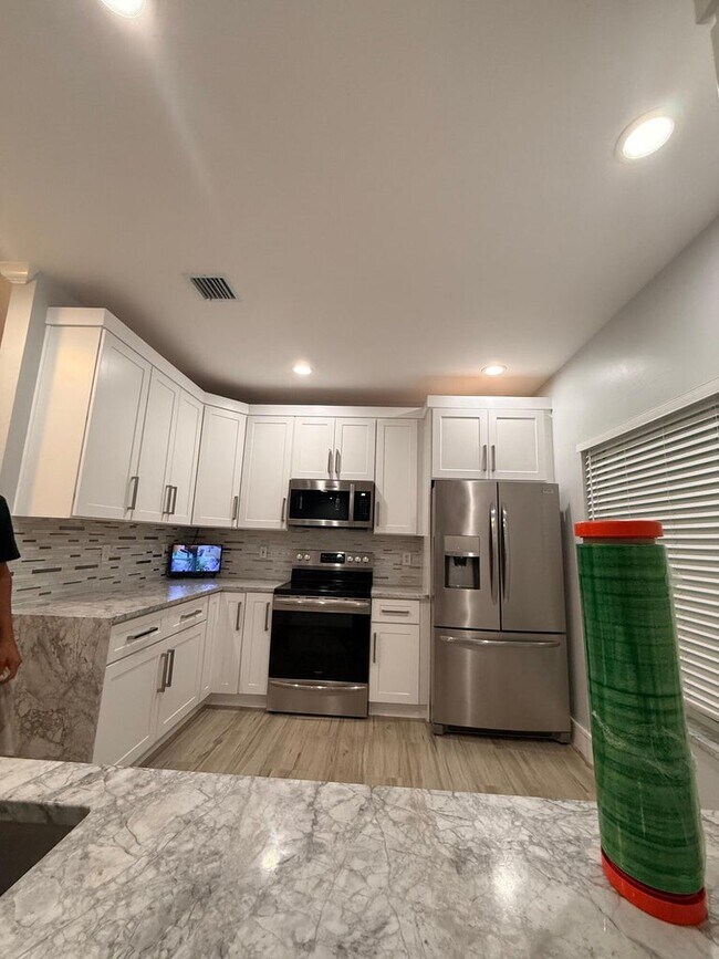 Foto del edificio - 1310 SW 48th Terrace