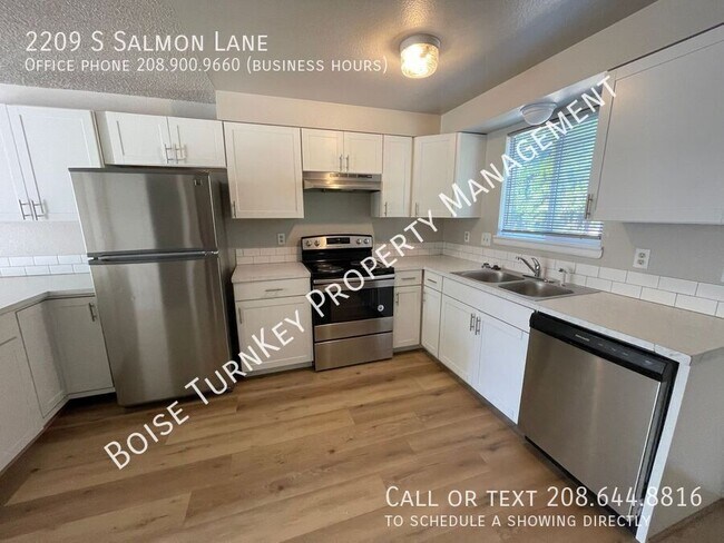 Building Photo - 2209 S Salmon Ln