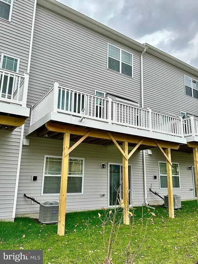 Primary Photo - 209 Jenkins Way