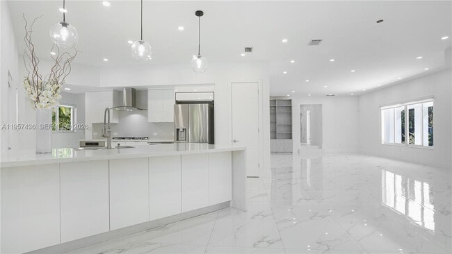 Building Photo - 711 Sunset Rd