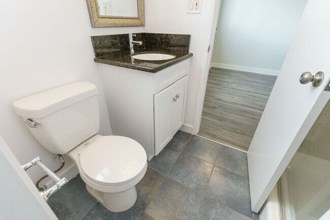 Interior Photo - 11645 Gorham Ave