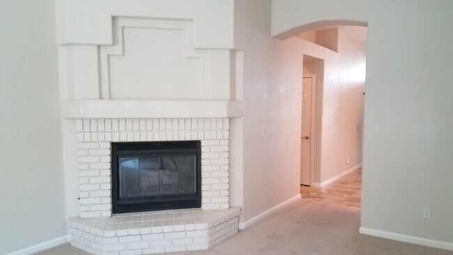 Building Photo - 396 Eagle Ln