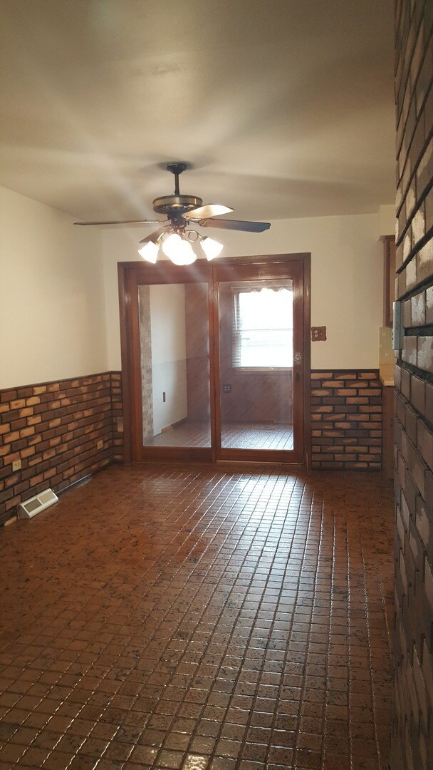 Building Photo - 762 Pulaski Rd