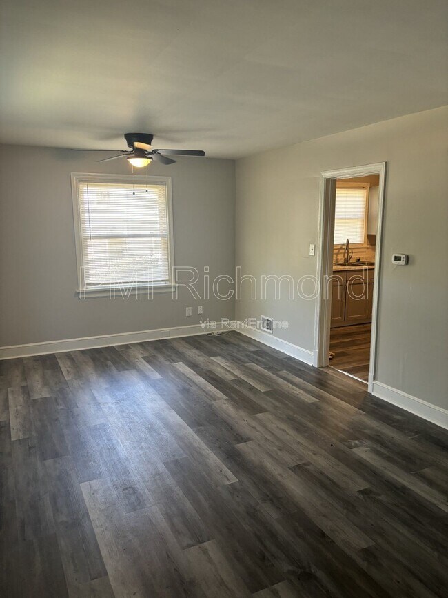 Foto del edificio - 5231 Rockland Rd