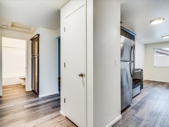 Interior Photo - Barclay Square Apartments