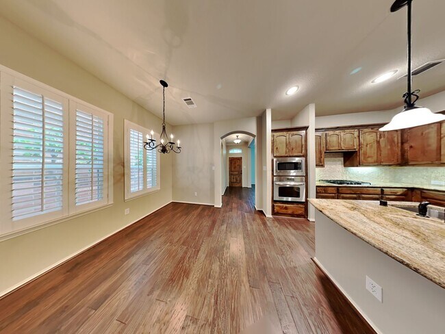 Foto del edificio - GORGEOUSE HOME IN A GATED COMMUNITY!