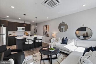 Building Photo - 3449 Scotts Ln