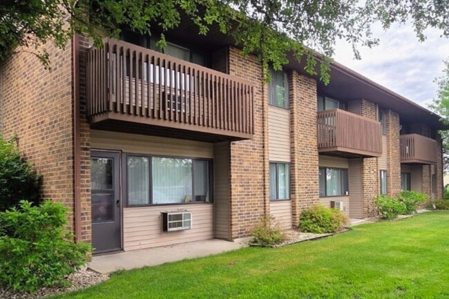 Exterior - Country Village Apartments