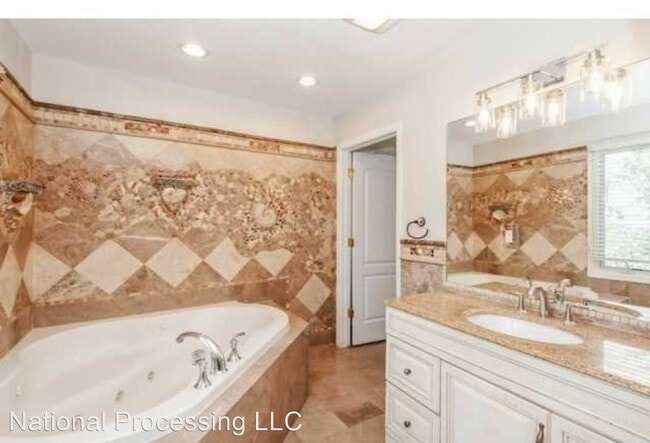 Building Photo - 4 br, 5 bath House - 3 8th Street