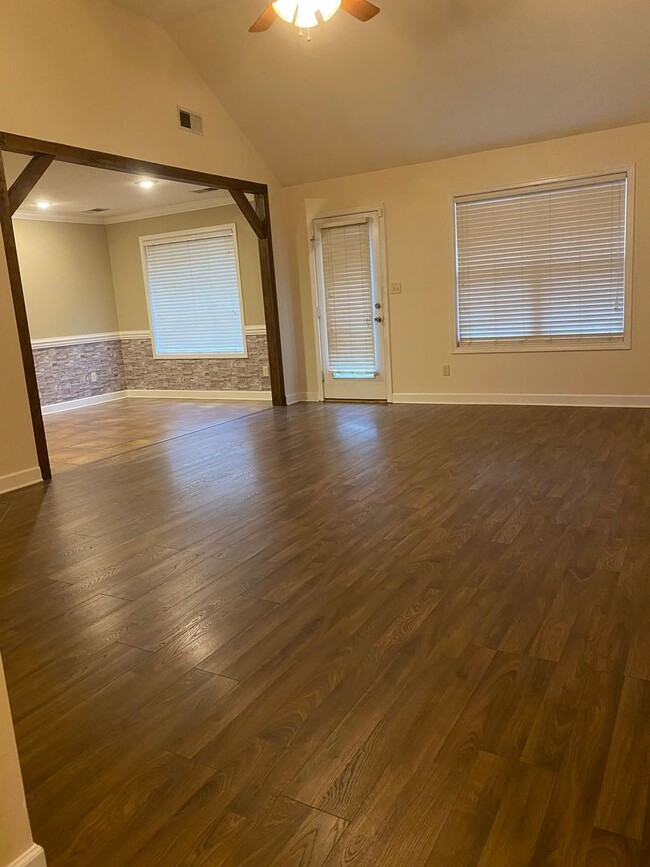 Foto del edificio - Warm & Welcoming 3BR Home