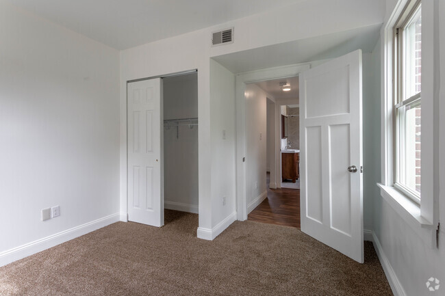 3 Br, 2 Ba - 1,100 SF - Vine Dale Apartments
