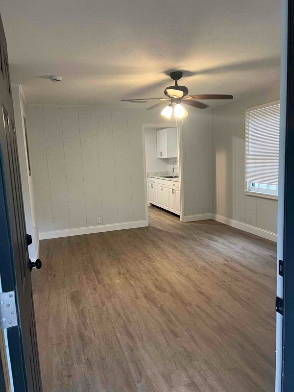 Building Photo - 2439 University Dr