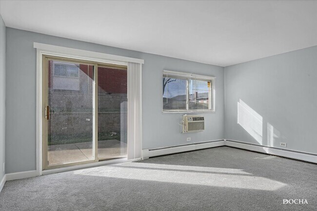 Building Photo - 706 Marilyn Ave