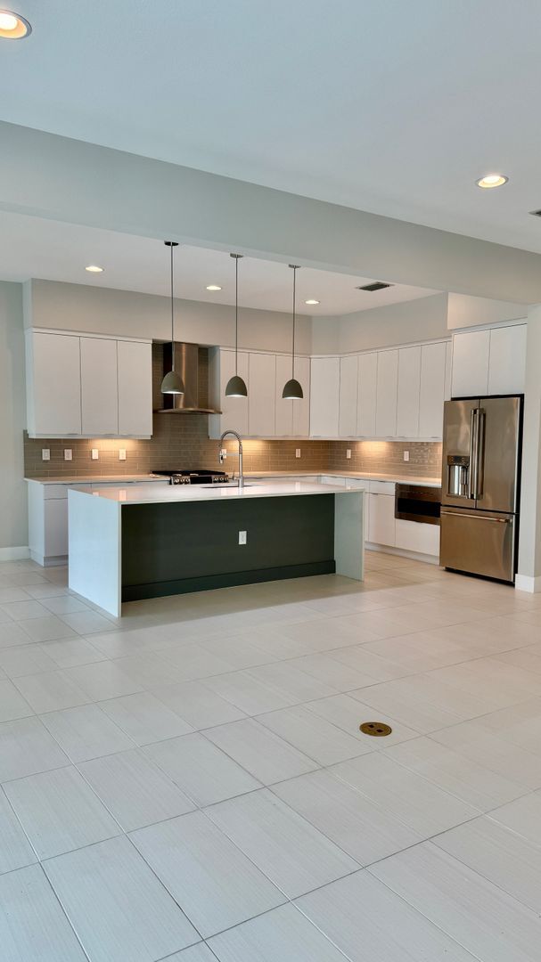 Building Photo - 7744 Sandhill Lake Dr