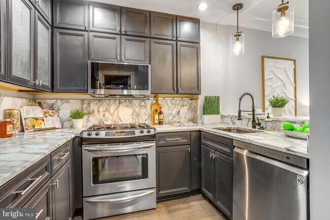 Foto del edificio - 1323 Clifton St NW