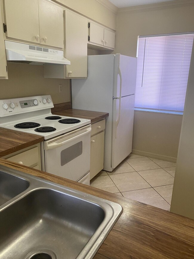 Foto del edificio - 257 Knox McRae Dr