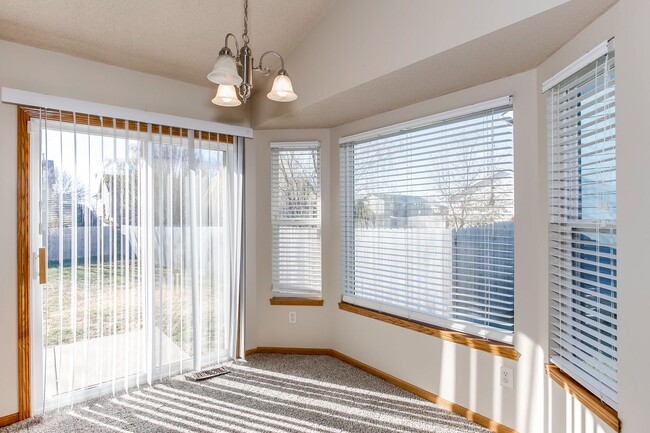 Building Photo - Great  4 bedroom home in Derby School dist...