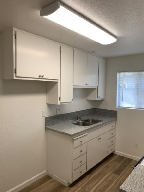 Building Photo - 6908 Elm St