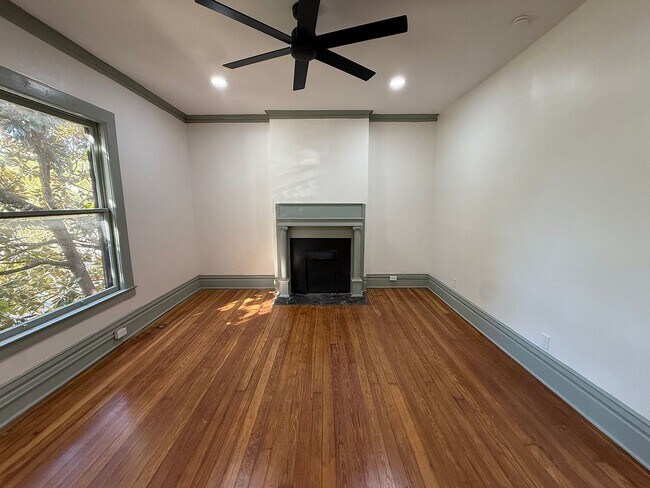 Foto del edificio - 485-487-487 W 3rd St