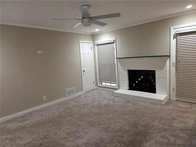 Foto del edificio - 4886 Candlewood Ln