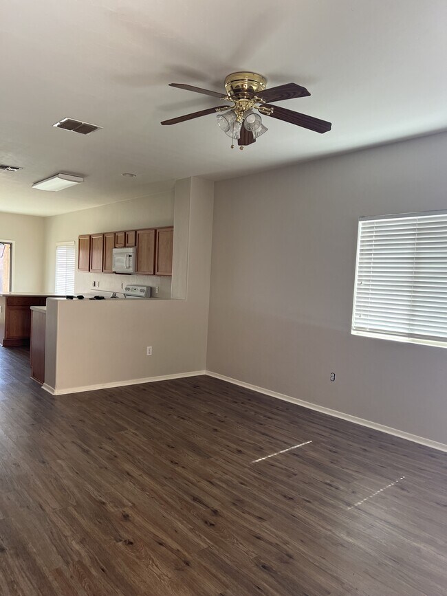 Foto del edificio - 7739 W Sombrero View Ln