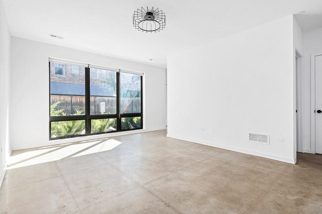 Foto del edificio - 6605 North Ave