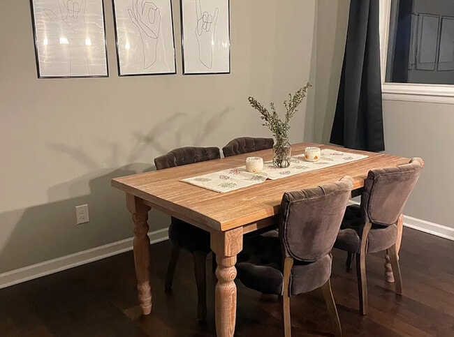 Foto del edificio - 7311 Cardigan Cir