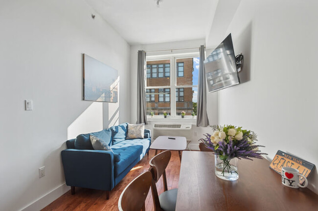 Foto del edificio - Shared/Private Rooms in Modern Co-Living Apt