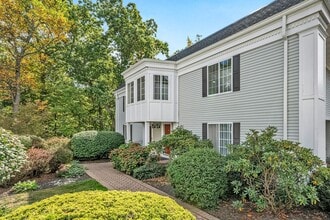 Building Photo - 141 Riveredge Dr