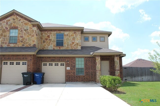 Building Photo - 1136 Brown Rock Dr
