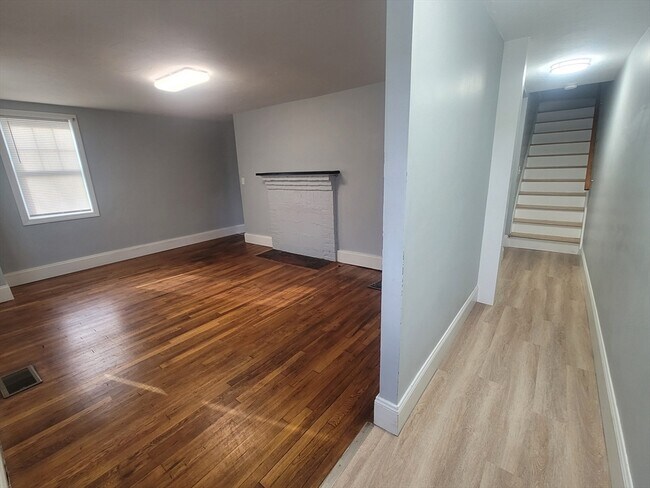 Building Photo - 237 Colburn St