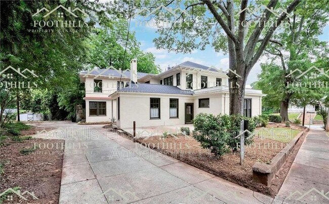 Building Photo - 812 W Whitner St