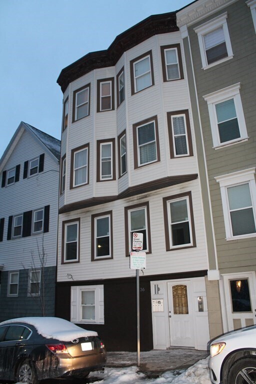 Building Photo - 36 Telegraph St