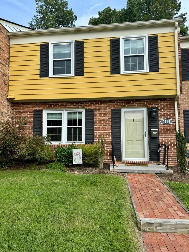 Primary Photo - 2714 Newton Ct