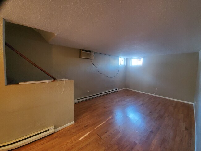 Foto del edificio - 402 2nd St N