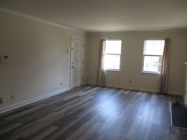 Building Photo - FOR RENT! 2 Bedroom, 2 Bath Upper Level Co...