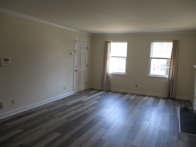 Foto del edificio - FOR RENT! 2 Bedroom, 2 Bath Upper Level Co...