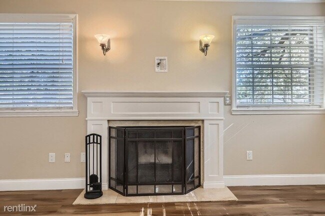 Building Photo - 4 br, 2 bath House - 1050 Sonoma Ct UNIT