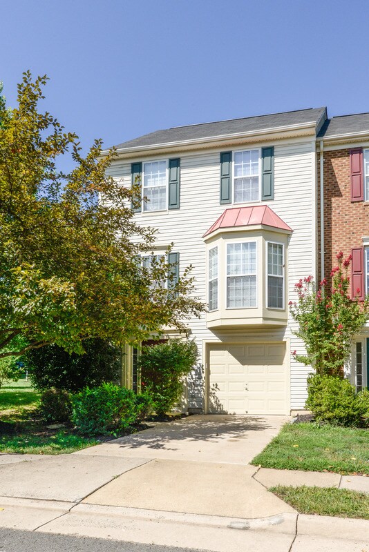 Foto del edificio - 7252 Traphill Way