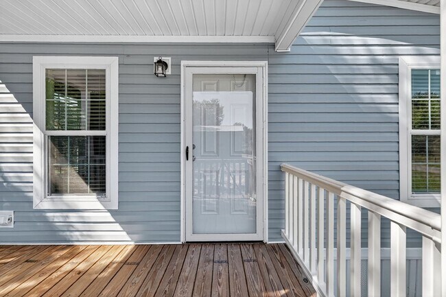 Building Photo - Brand-New Home on Canal to Lake Griffin – ...