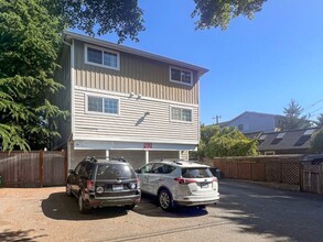 Building Photo - 633 NW 85th St