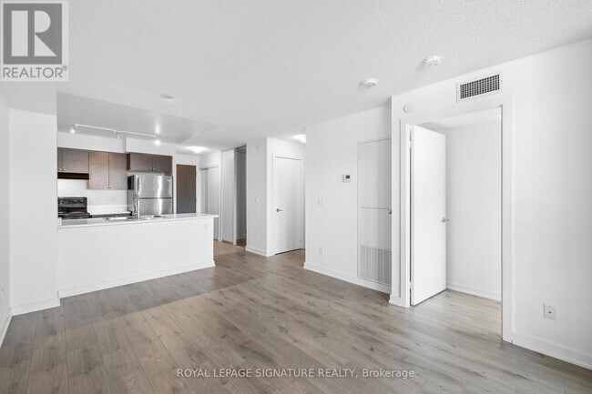 Photo du bâtiment - 8 Trent Ave