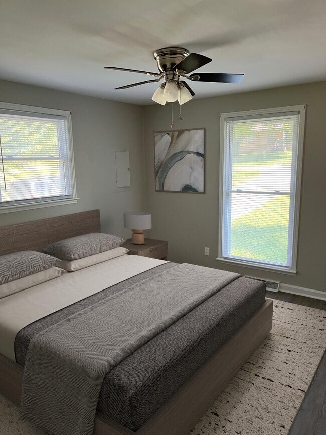 Foto del edificio - 1824 Holloway Cir