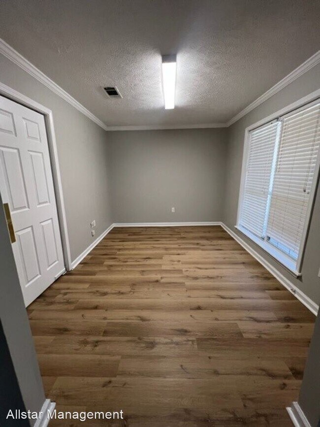 Building Photo - 3 br, 2 bath House - 1841 Lincolnshire Blvd