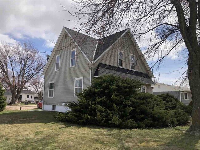 Building Photo - 610 Ridge Ave