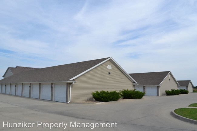 Building Photo - 3911 Maricopa Dr